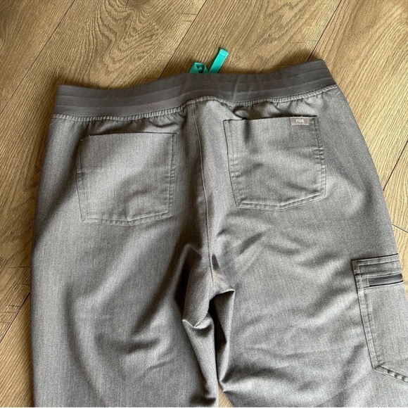 NWOT FIGS Womens Gray Zamora High Waisted Jogger Scrub Pants size L - Picture 9 of 13